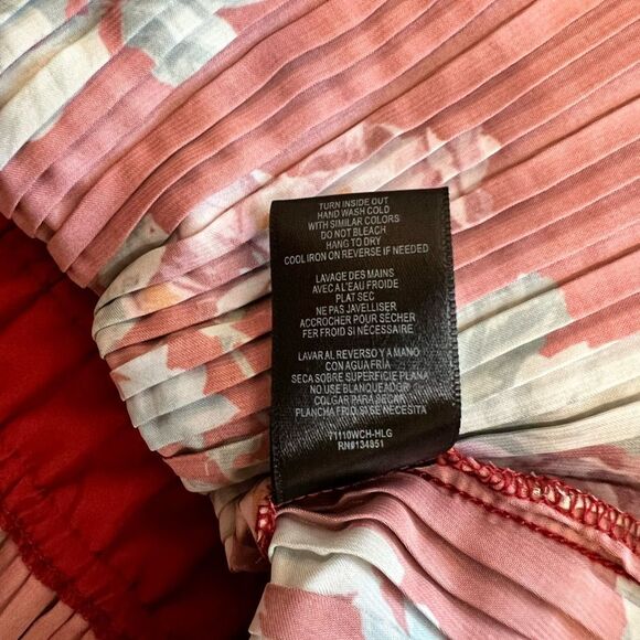 WAYF Pleated One Shoulder Floral Top Scarlet Roses - Picture 6 of 11